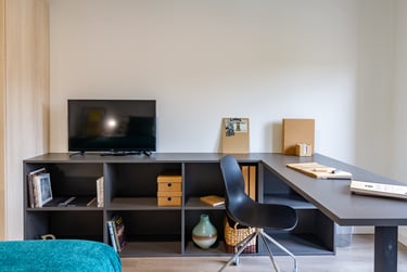 Silver Studio River View at Dun Holm House, Unit 8, The Riverwalk, City Centre, Durham, DH14SL - Image 8